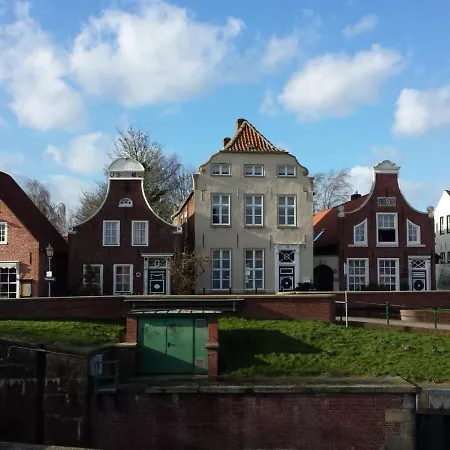 Haus Luettje Huus An't Diek Holiday home