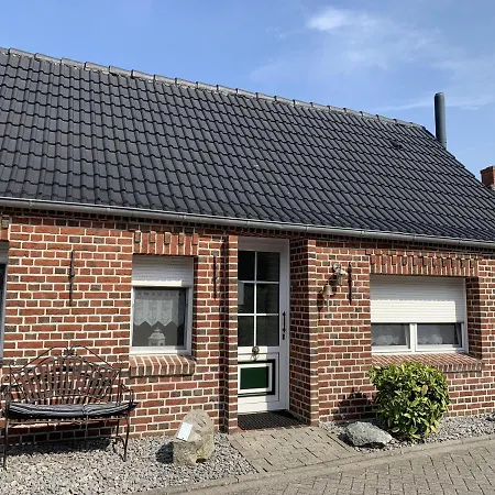 Haus Luettje Huus An't Diek Krummhoern