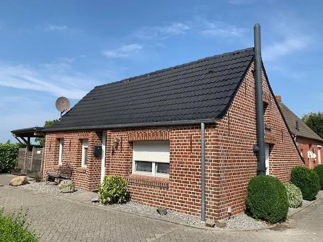 Haus Luettje Huus An't Diek Nyaraló Krummhörn