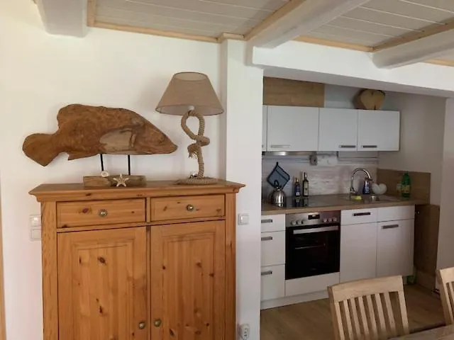 Haus Luettje Huus An't Diek Nyaraló